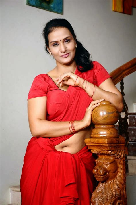 'hot aunty boobs' Search .